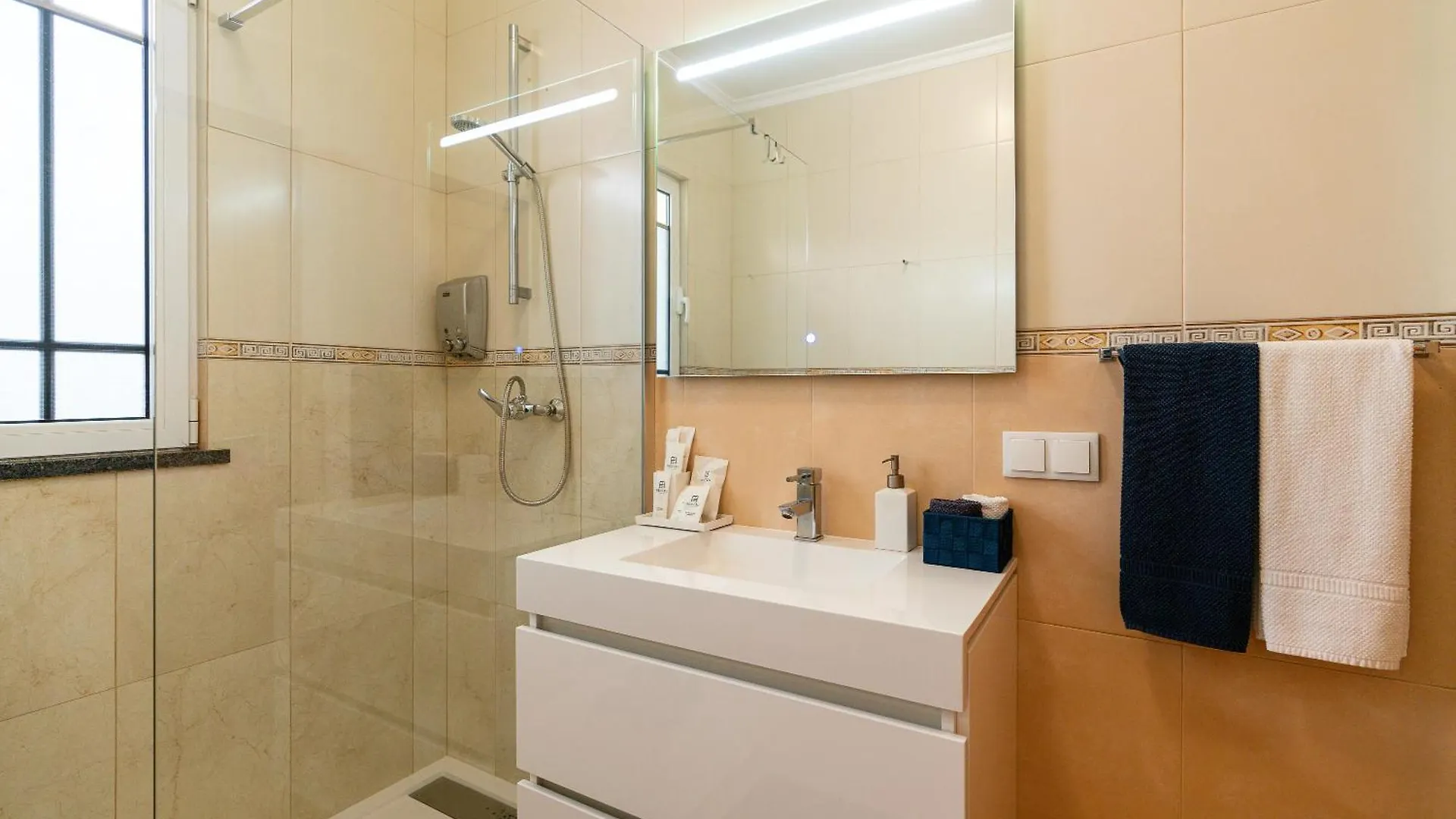 הוילה קלייטה Casa Agrela By Rent2U, Lda 0*,
