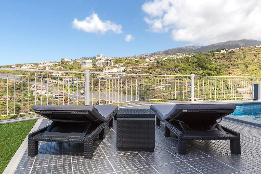 בית נופש הוילה קלייטה Casa Agrela By Rent2U, Lda