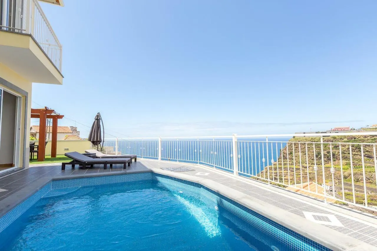 הוילה קלייטה Casa Agrela By Rent2U, Lda